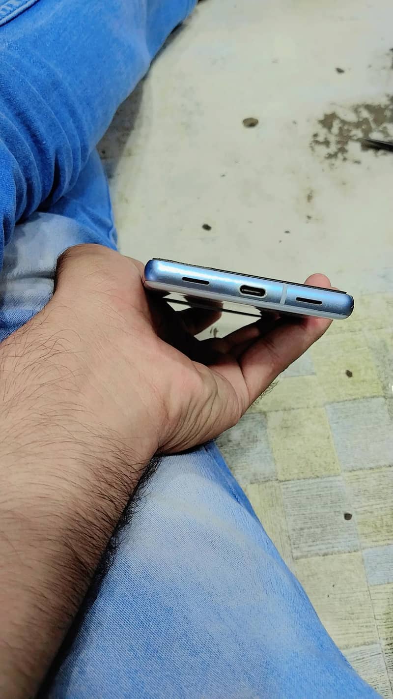 Google Pixel 7a 2