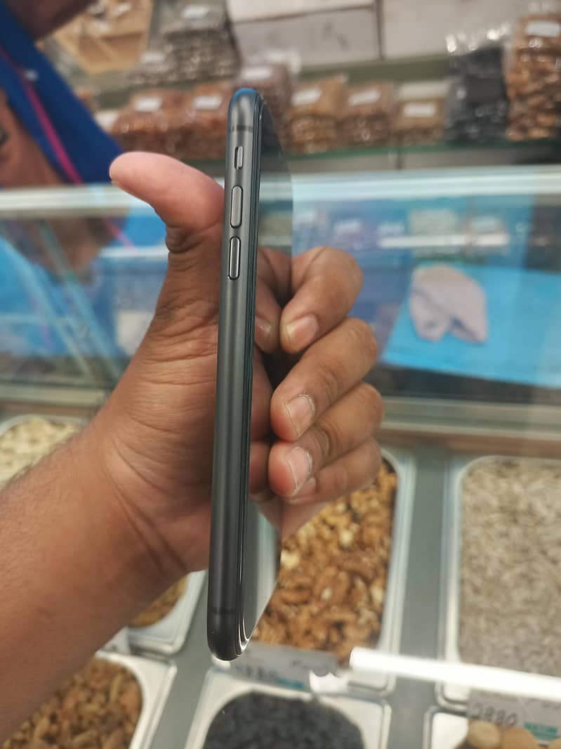 iphone 11 3