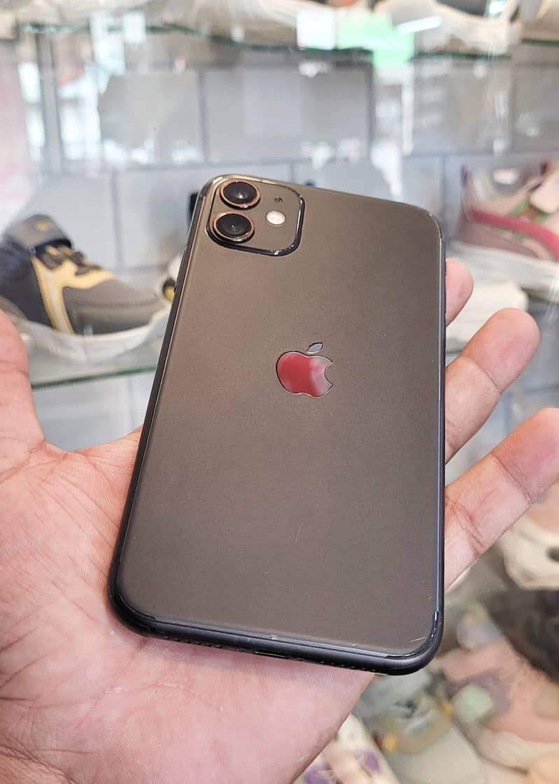 Apple iPhone 11 mint condition 2