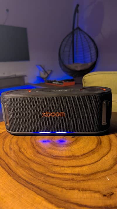 LG BOOMBOX LIKE NEW
