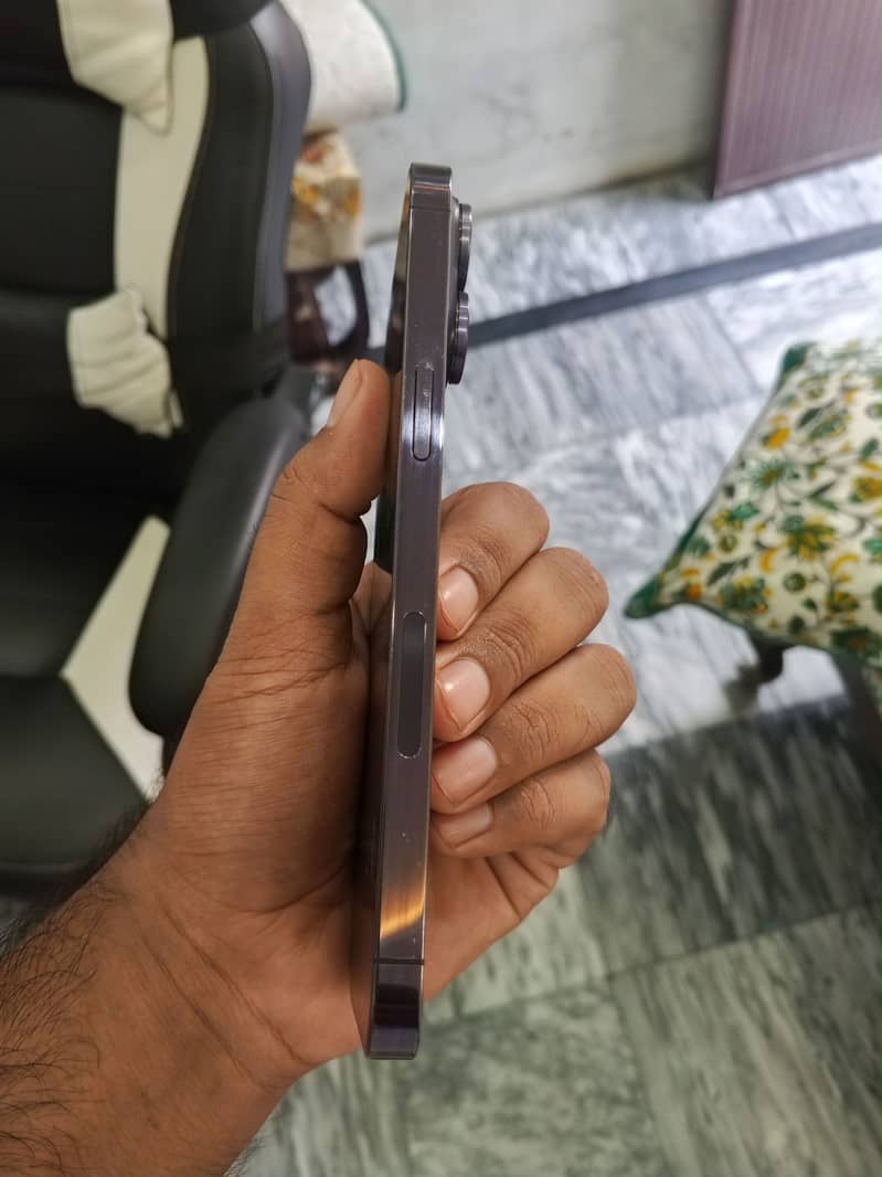 Apple iPhone 14 Pro Max 1