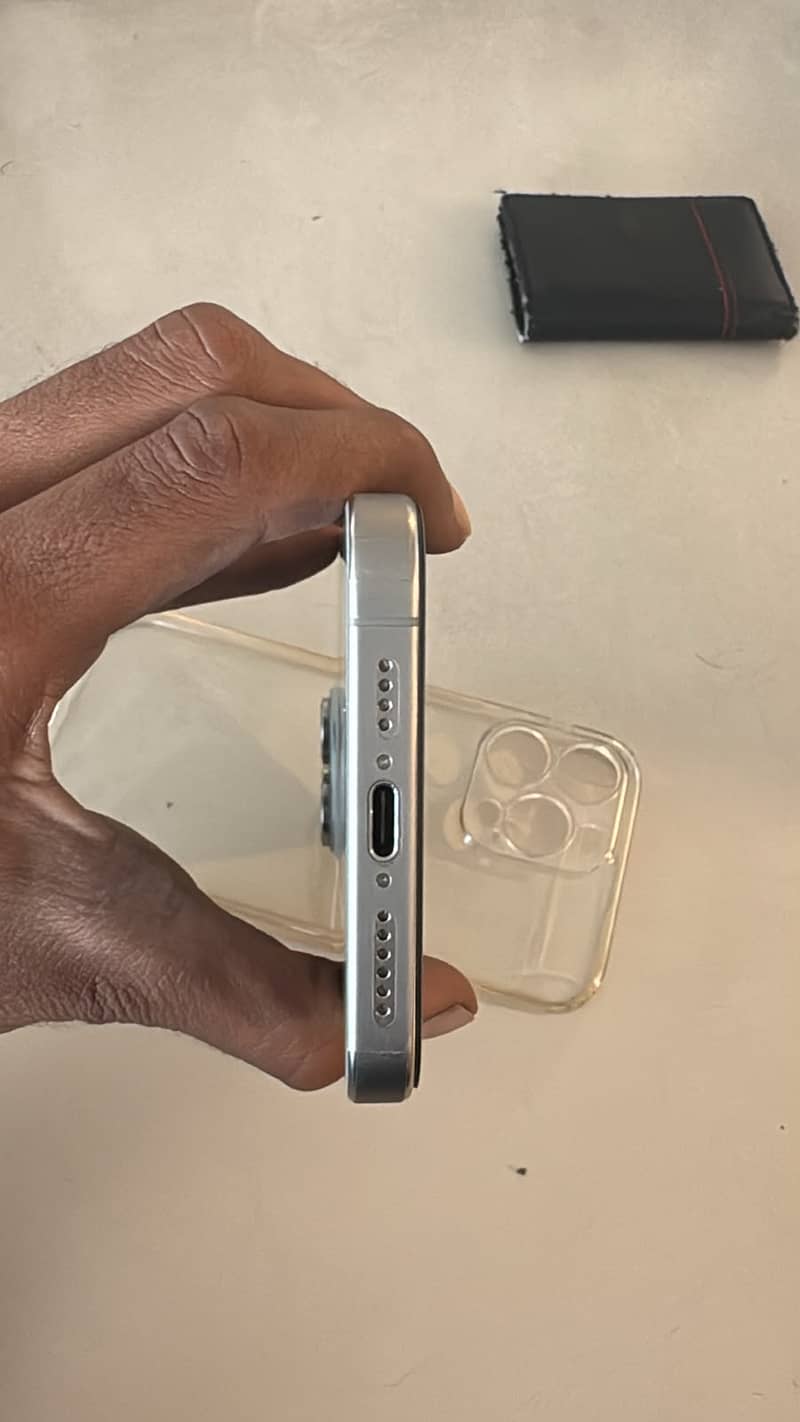 Apple iPhone 15 Pro Max 1