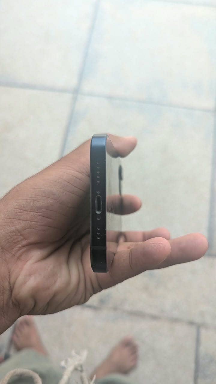 Apple iPhone 12 1