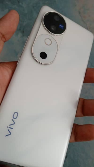 Vivo V40 5g