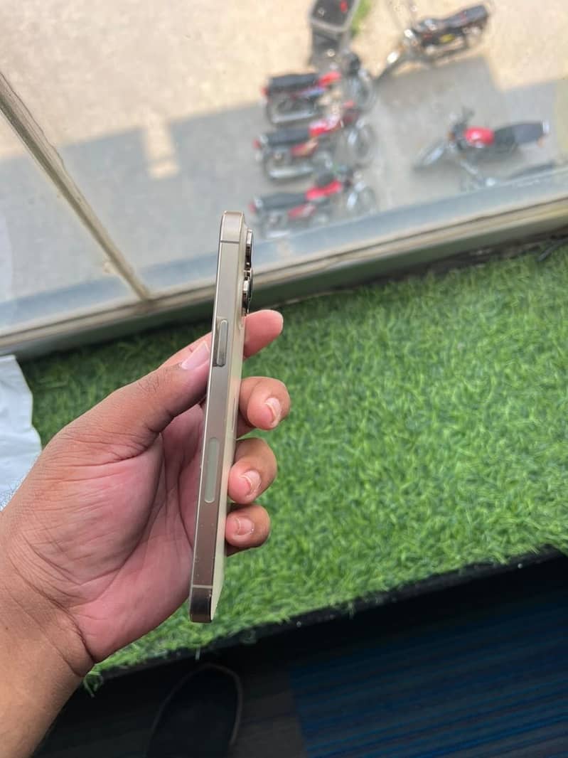 Apple iPhone 14 Pro Max 4