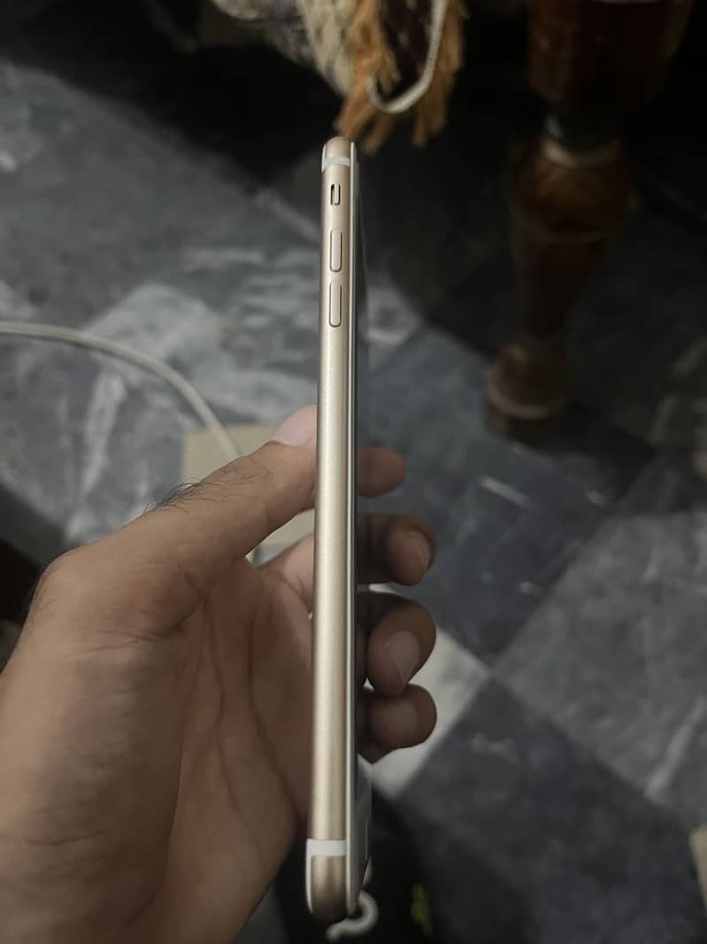 Apple iPhone 7 Plus 2