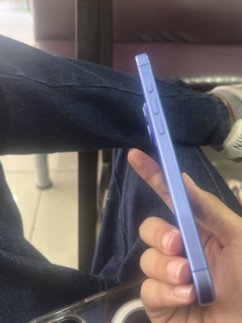 Apple iPhone 16 Plus jv 2