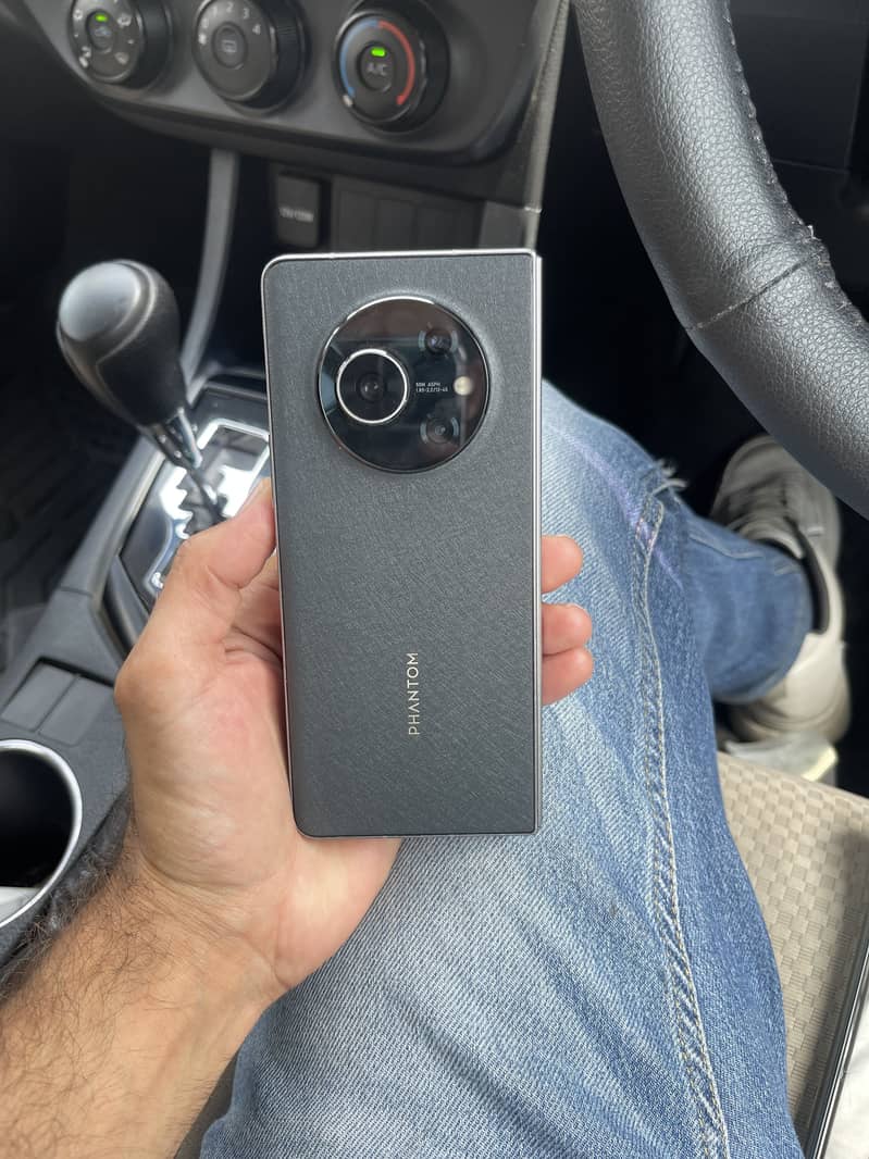 Tecno Phantom V Fold 2