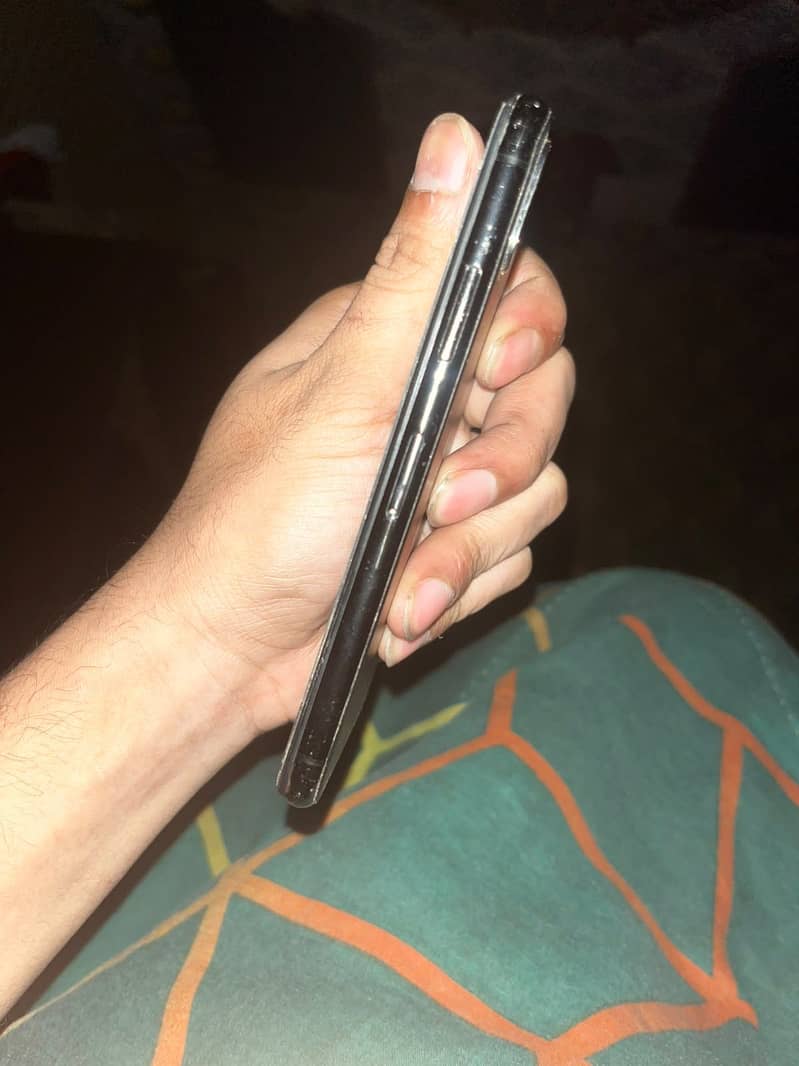 Apple iPhone X 3