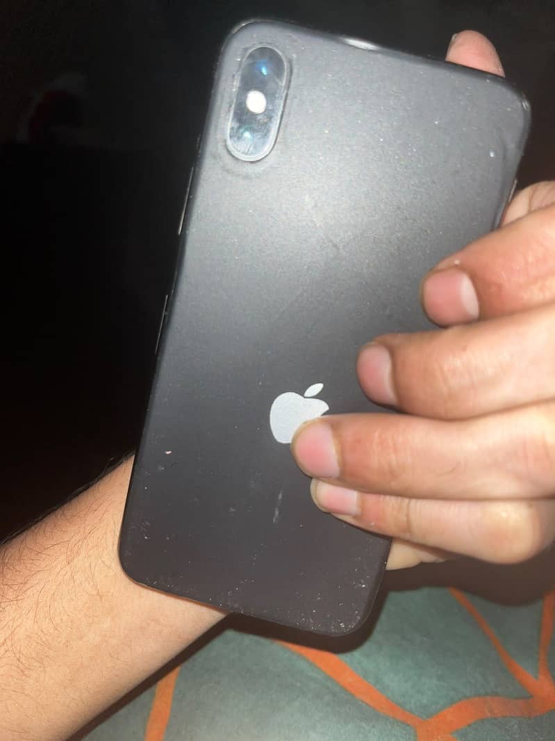 Apple iPhone X 4