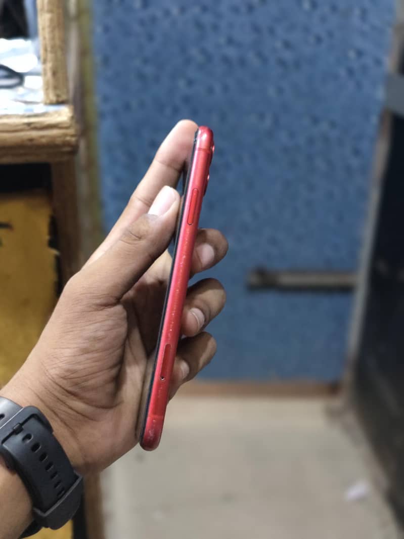 iPhone 11 3