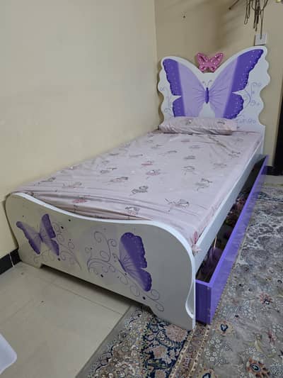Girl bed with molty foam mattress and storage below