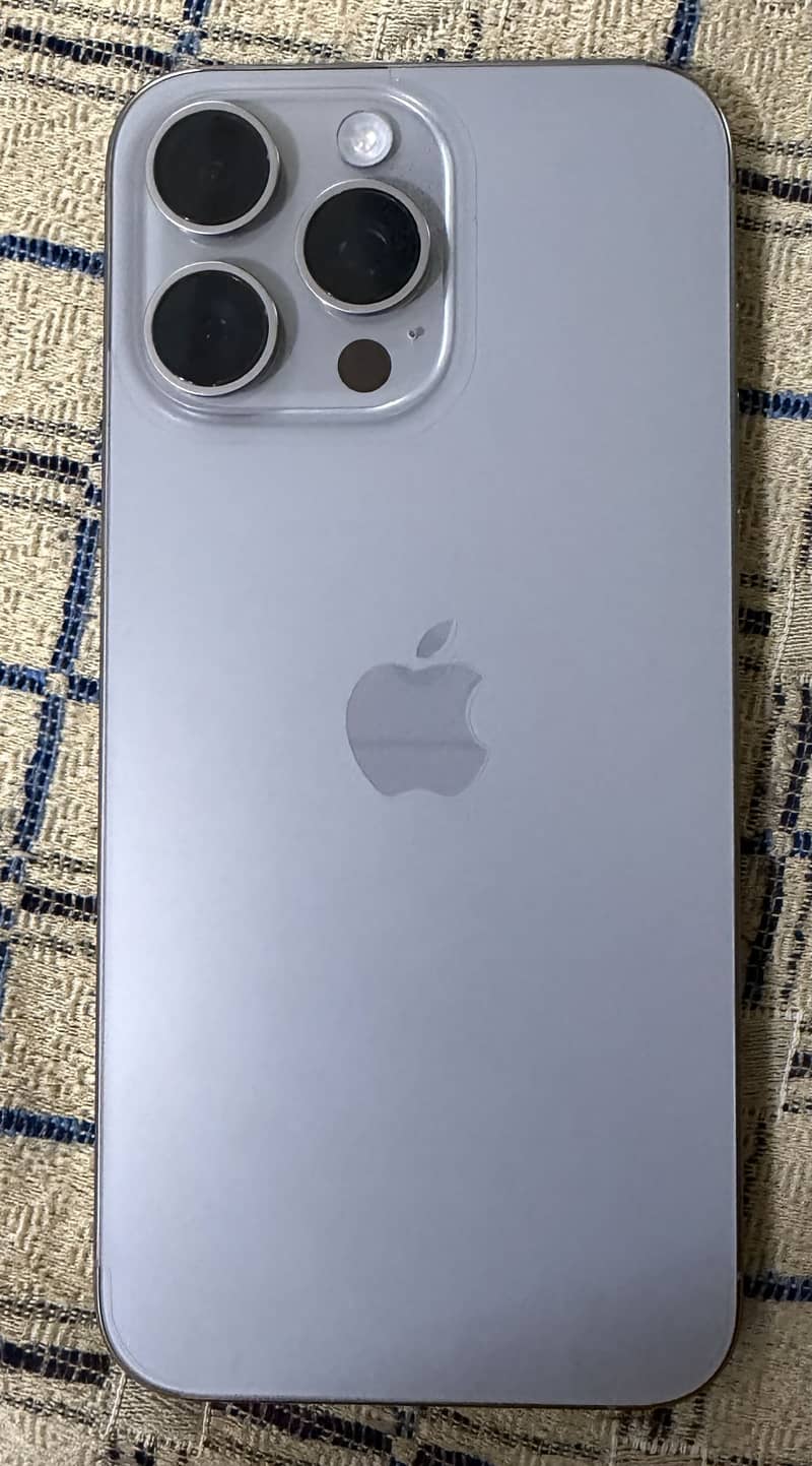Apple iPhone 15 Pro Max 0