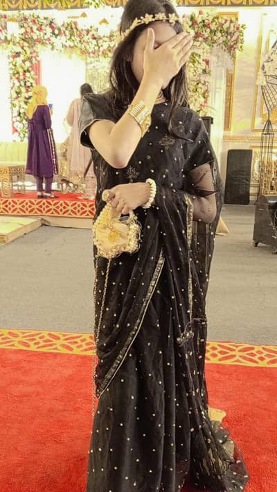 Black saree 8 9 years girl can wear it