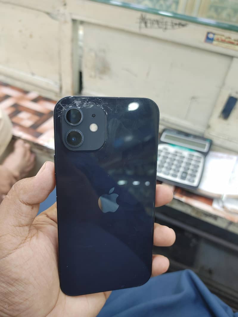 Apple iPhone 12 3