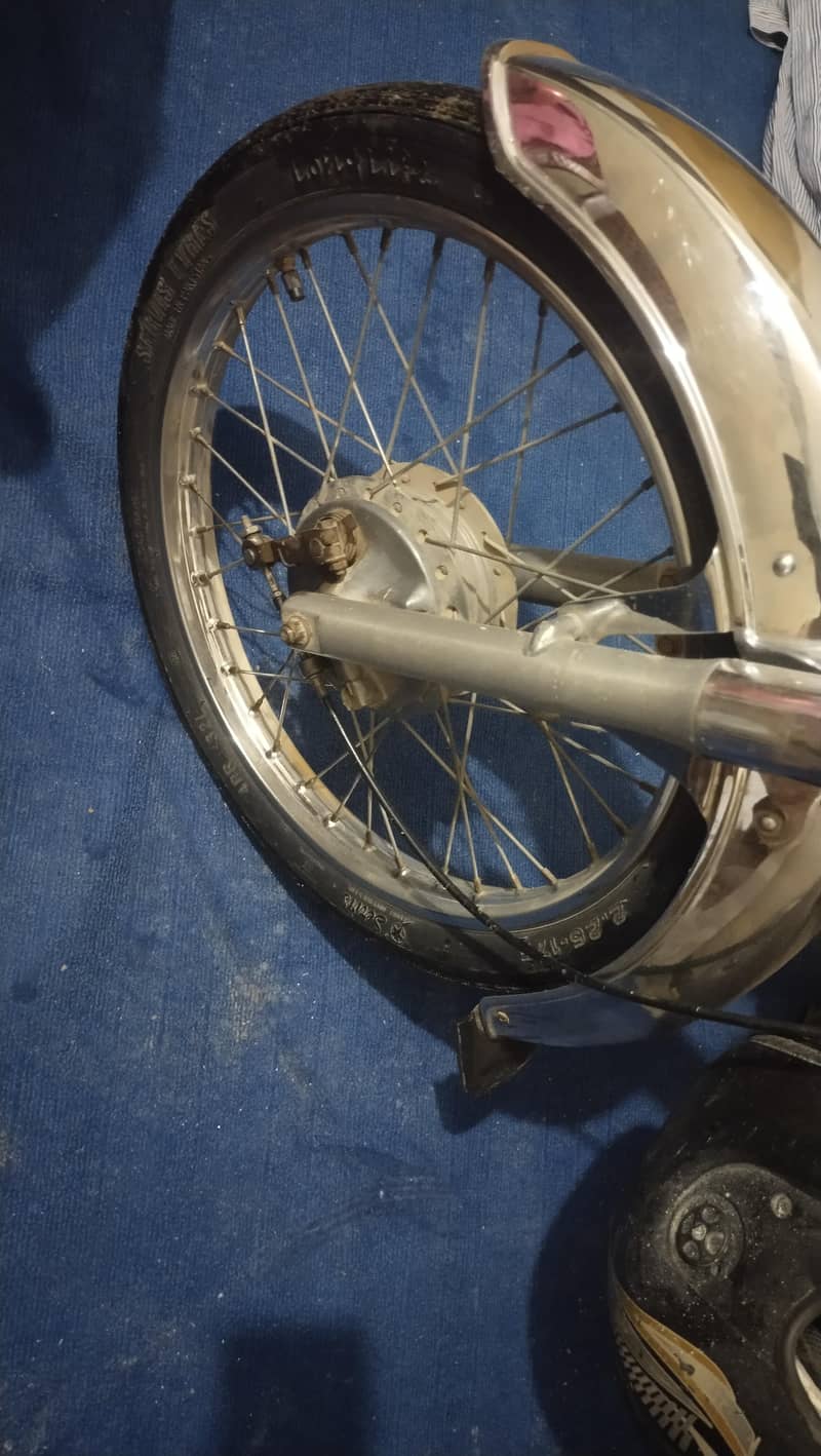  موٹر سائیکل فروخت کے لیے — بہترین کنڈیشن، مناسب قیمت 12