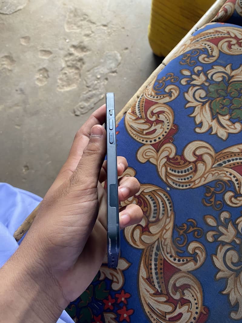 Apple iPhone 14 1
