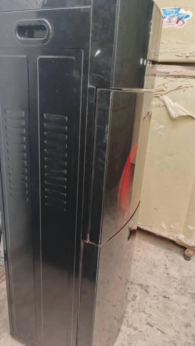 PEL WATER DISPENSER