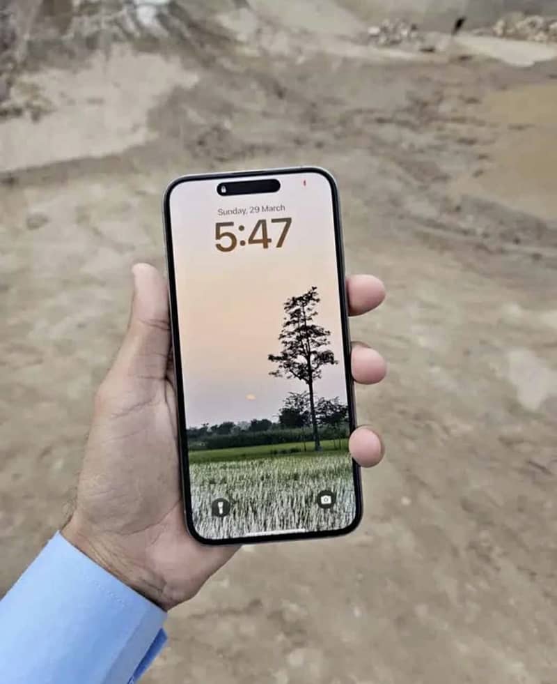 Apple iPhone 15 Pro Max 1