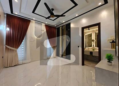 10 Marla House For Rent In Bahria Town - Sector C Lahore