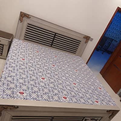  Beautiful Complete Bedroom Set for Sale with mattress