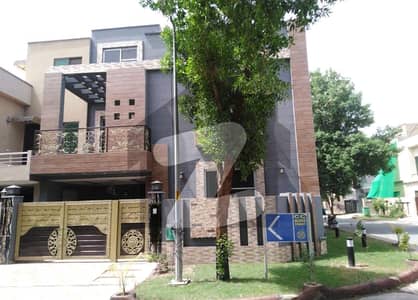 5 Marla Like New OutClass House For Rent In AA Block Sector D Bahria Town