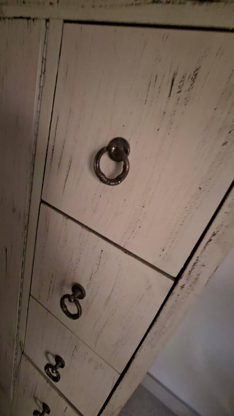 cabinet 2