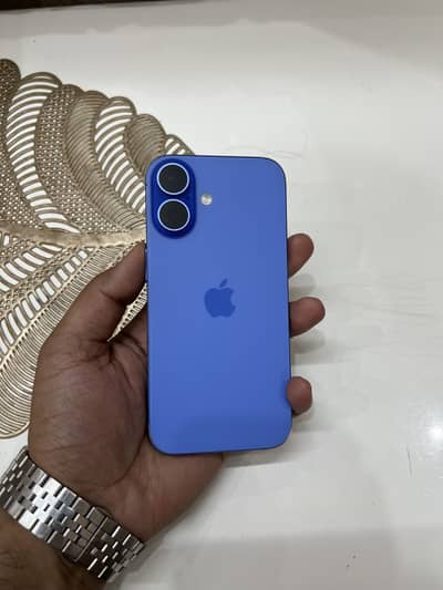 Apple iPhone 16