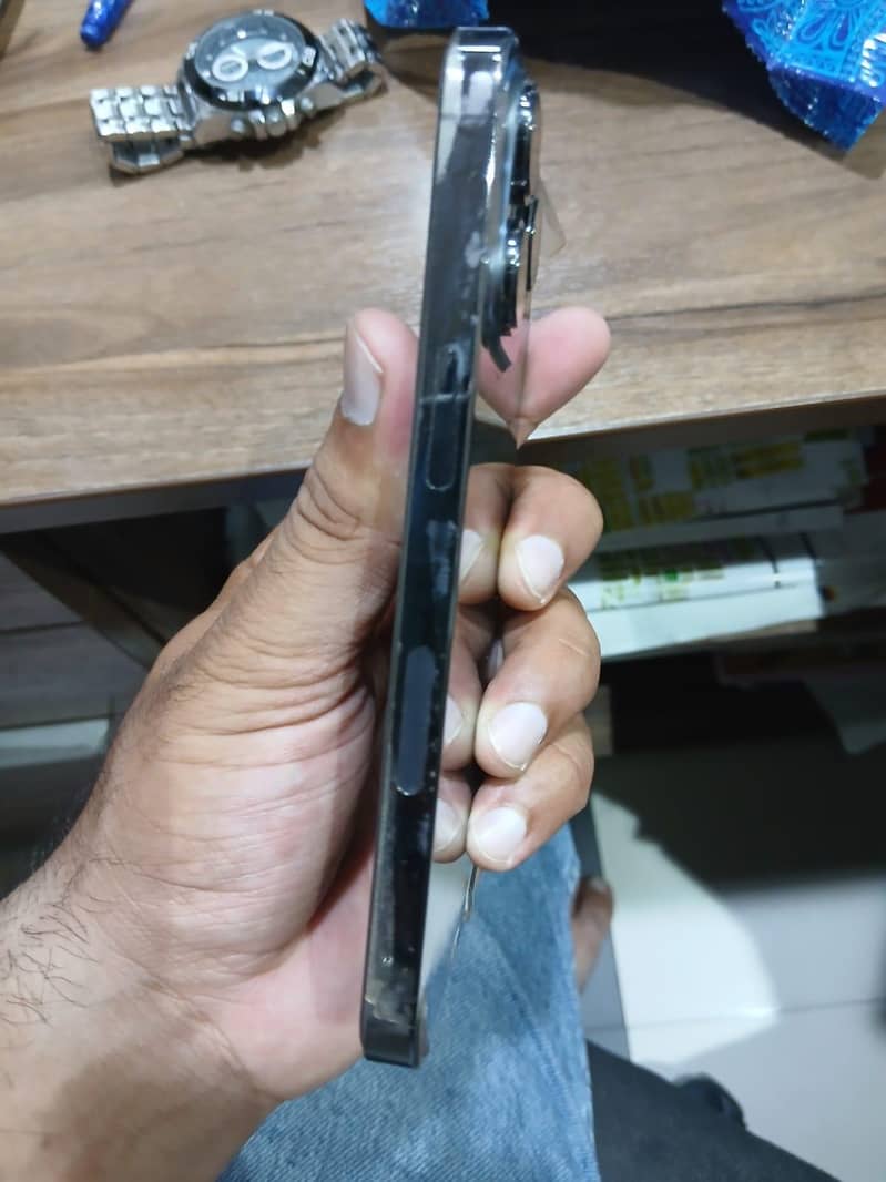 Apple iPhone 13 Pro 0