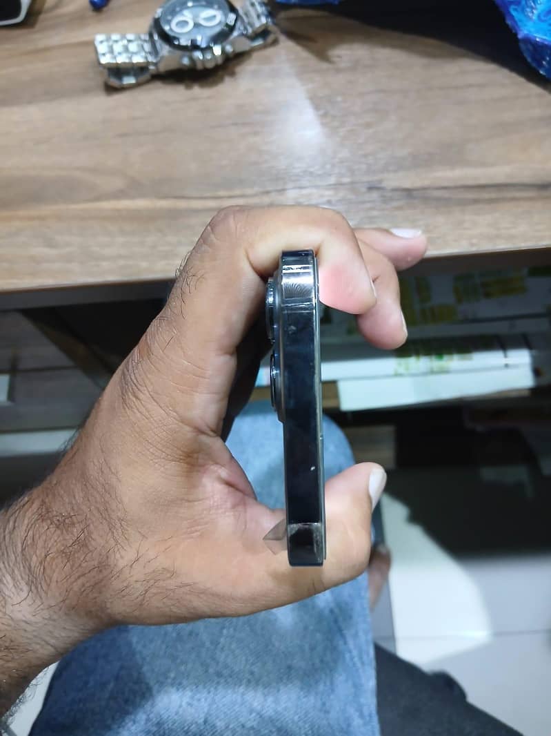 Apple iPhone 13 Pro 3
