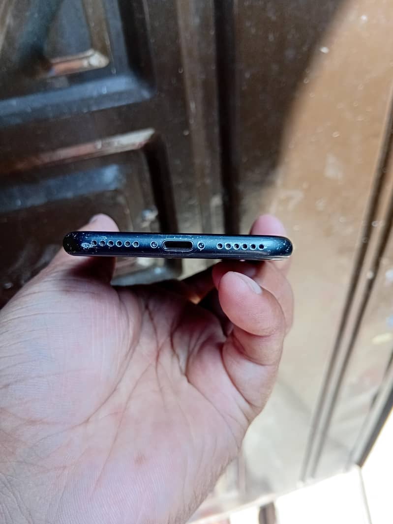 Apple iPhone 7 1