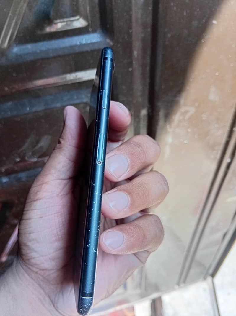 Apple iPhone 7 3
