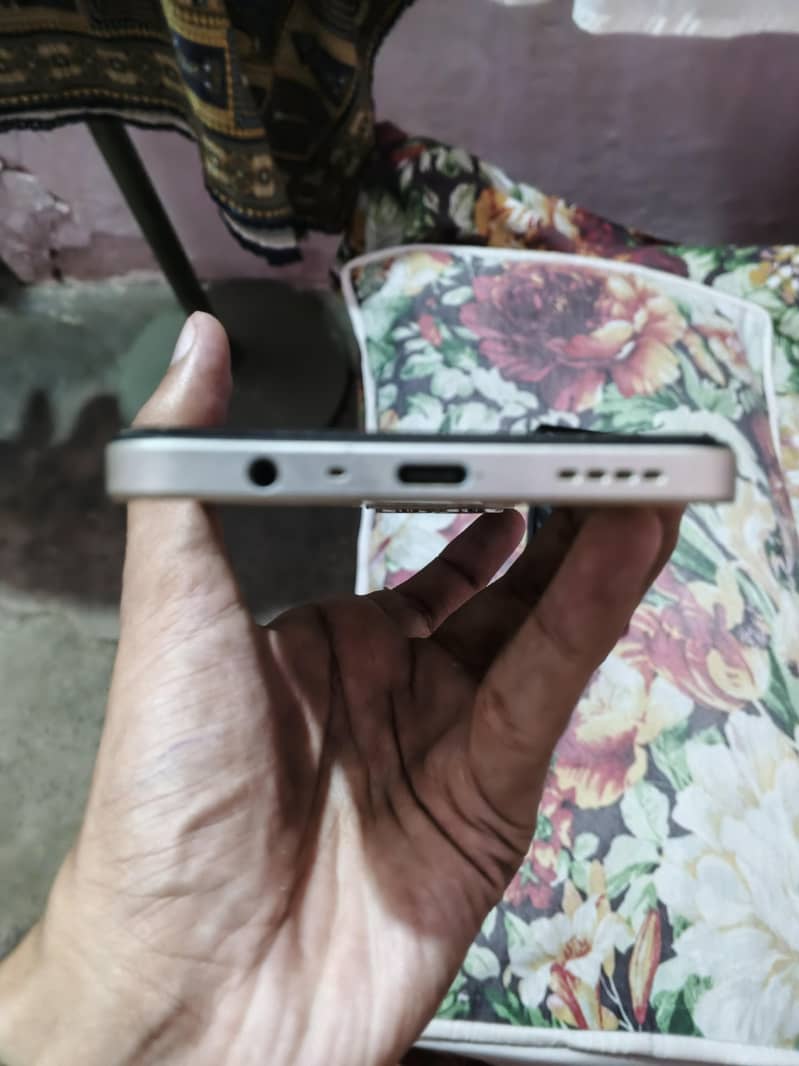 Realme C53 6