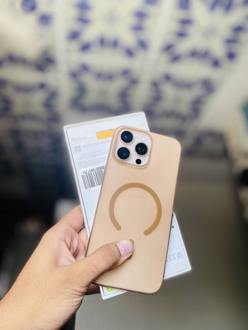 Apple iPhone 16 Pro Max 1