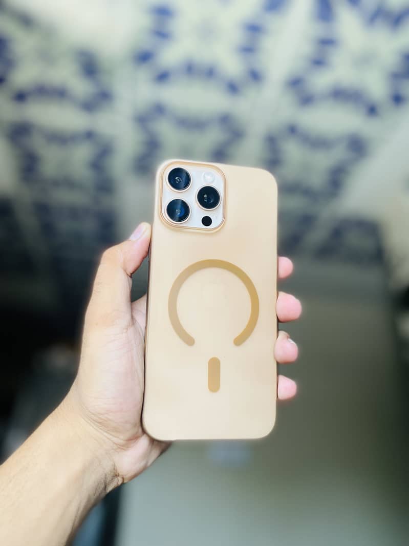 Apple iPhone 16 Pro Max 3