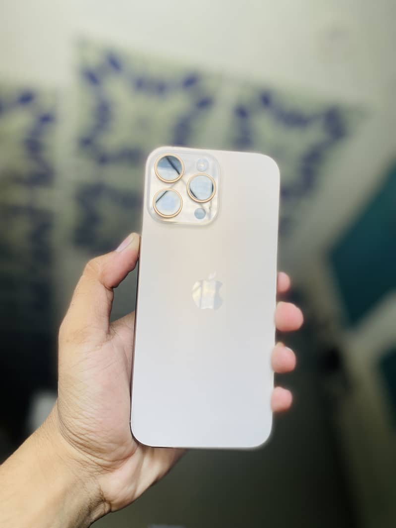 Apple iPhone 16 Pro Max 5