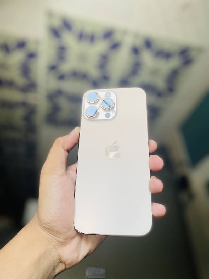 Apple iPhone 16 Pro Max 7