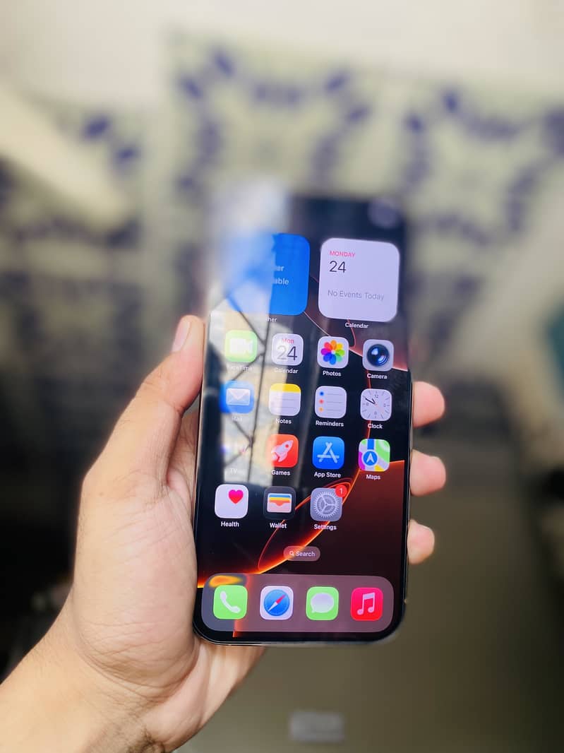 Apple iPhone 16 Pro Max 11
