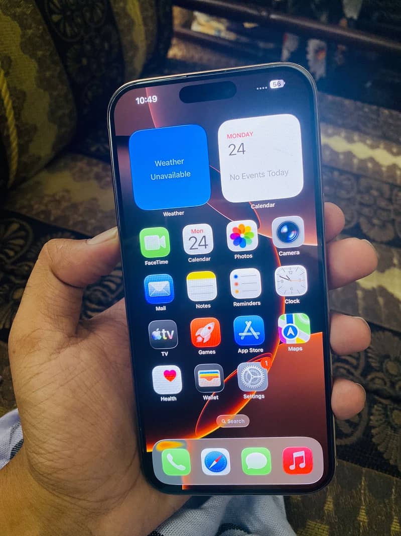 Apple iPhone 16 Pro Max 12