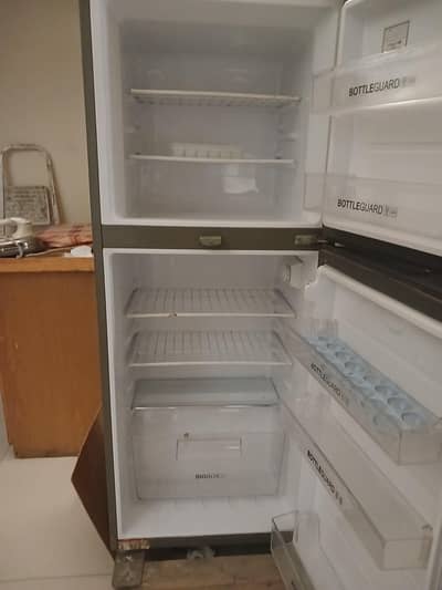 Haier HRF-246EBS-01 E-Star Series Refrigerator / For Sale