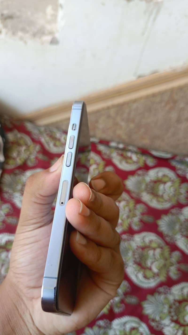 Apple iPhone 13 Pro 1