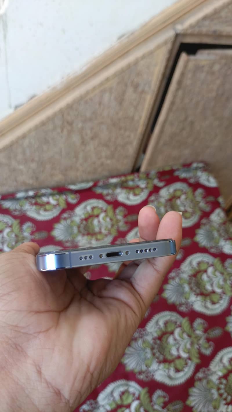 Apple iPhone 13 Pro 4