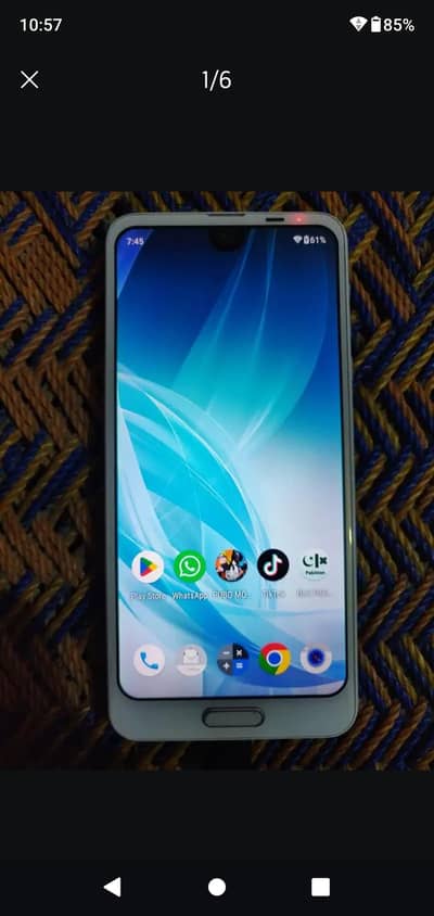 Sharp Aquos R2