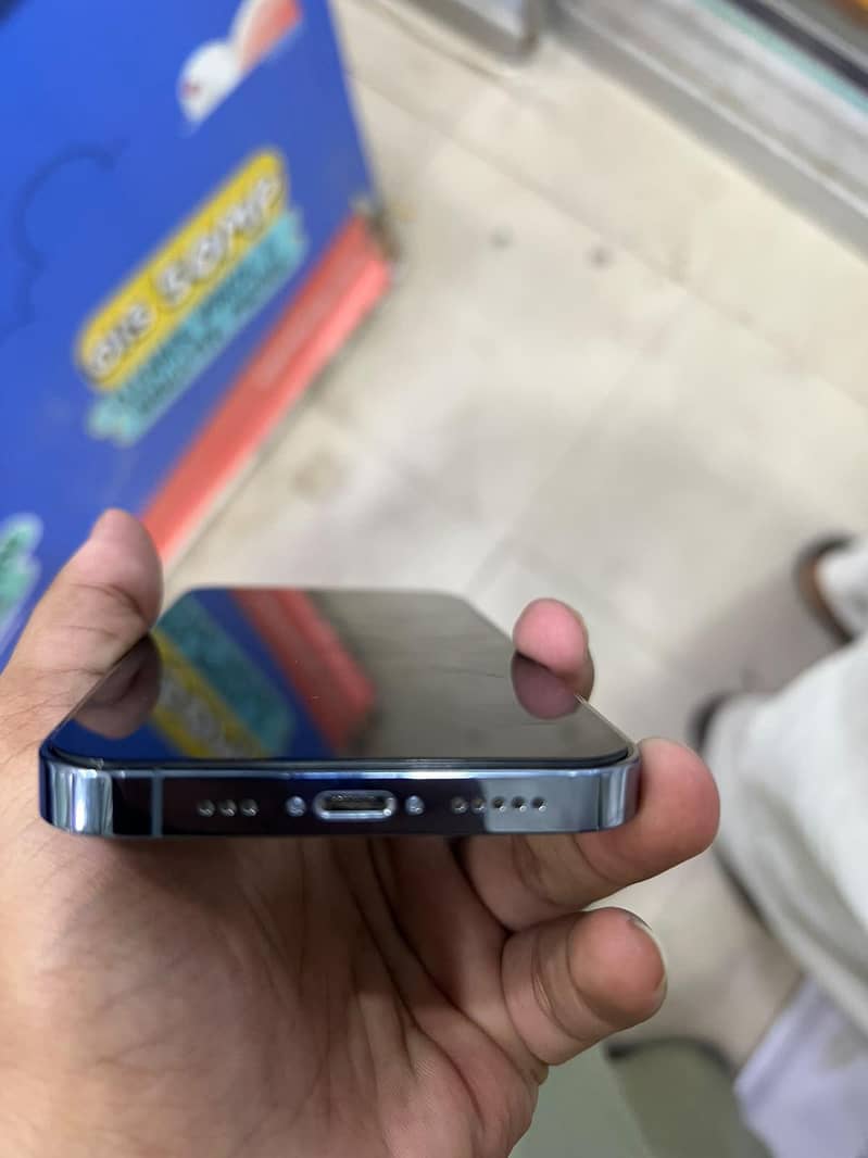 Apple iPhone 13 Pro 2