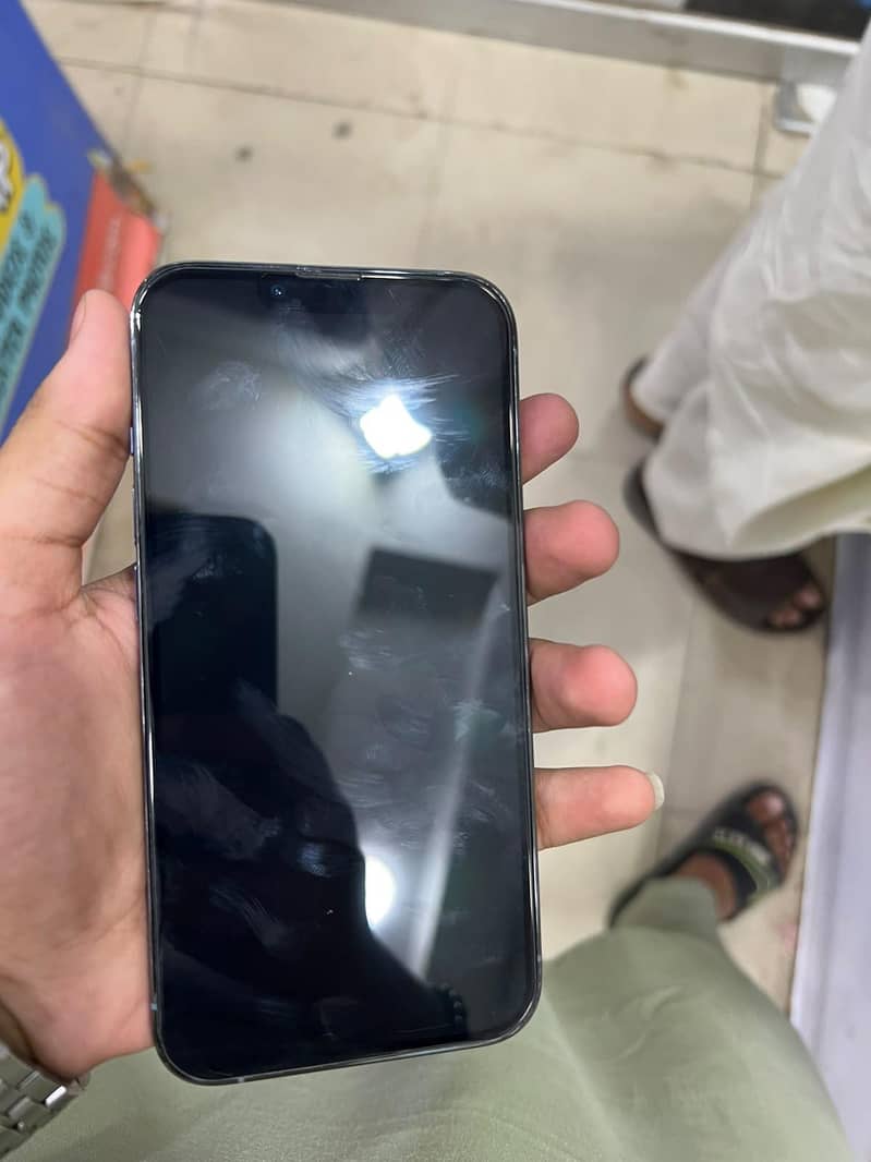 Apple iPhone 13 Pro 3