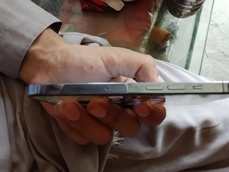 Apple iPhone 13 Pro 3