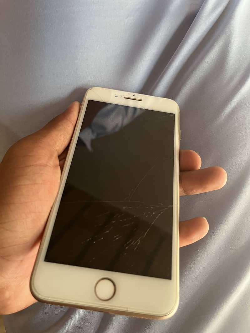 Apple iPhone 8 Plus 5