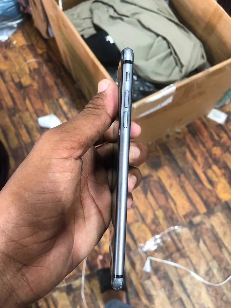 Apple iPhone 8 Plus 1