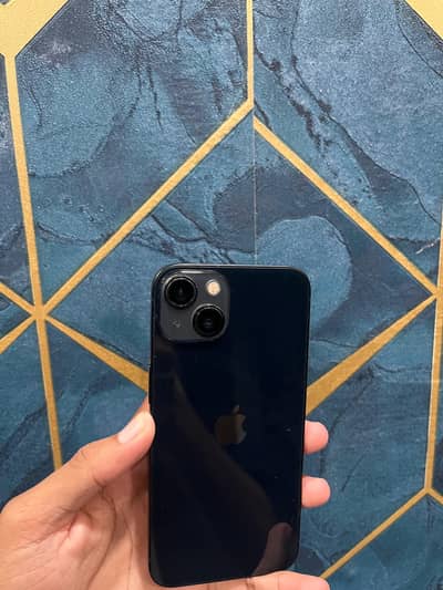 Apple iPhone 13