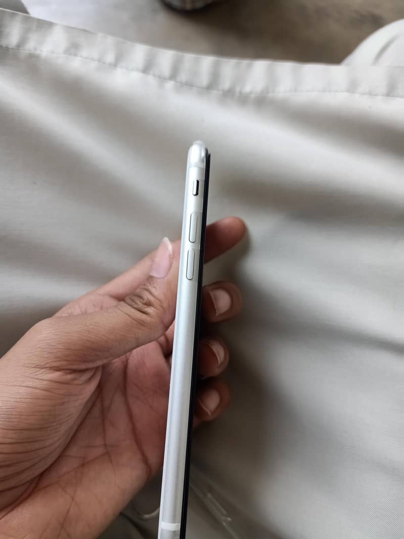 Apple iPhone SE 3